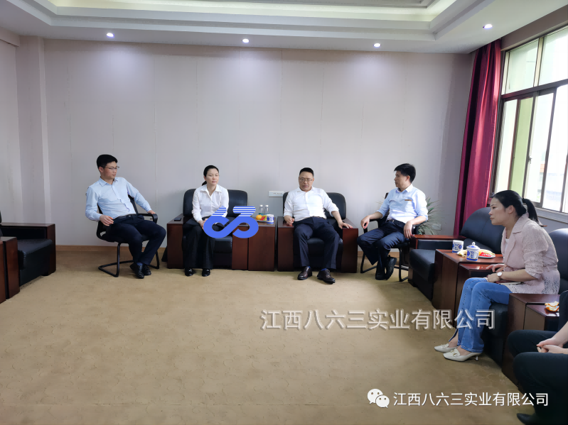 萍鄉(xiāng)學(xué)院黨委委員、副院長邱建丁一行到八六三開展調(diào)研指導(dǎo)